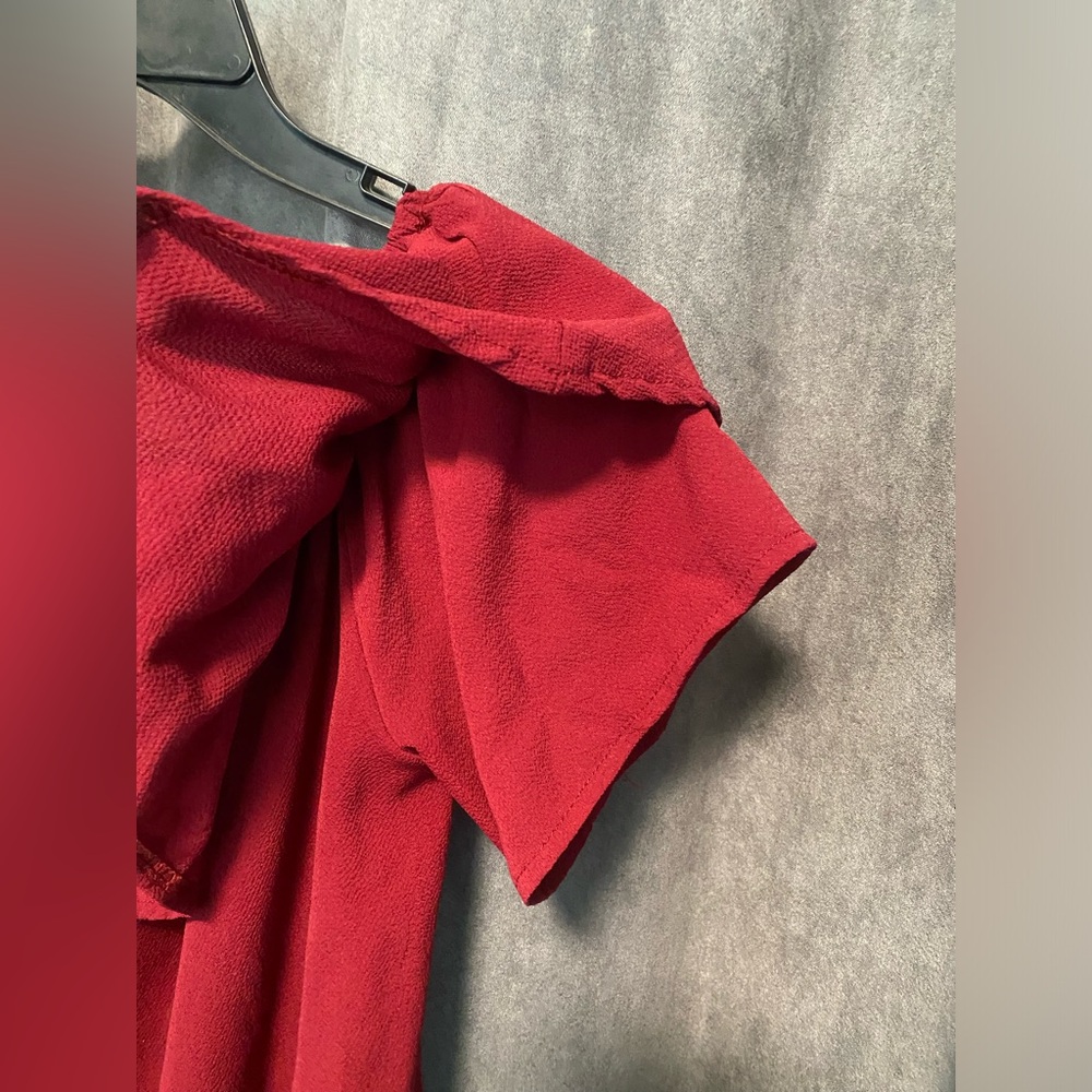 Off Shoulder Ruffled Flow Top | Small | EUC - Picture 4 of 6